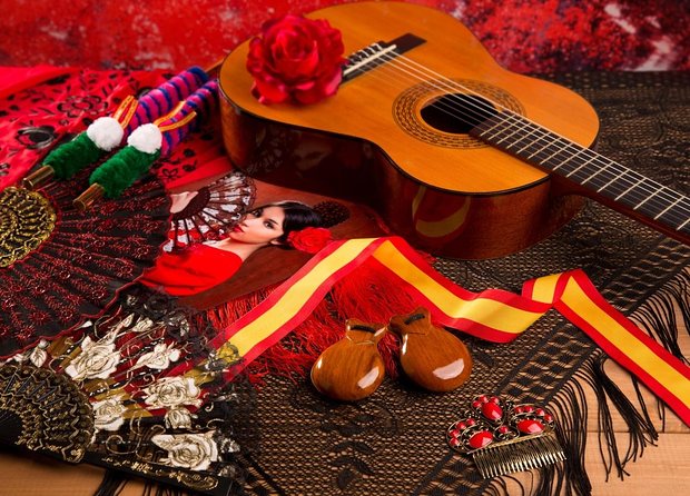 Cordoba Flamenco Show at Tablao El Cardenal with a Drink - How the venue helps you enjoy the show (even if you know little)