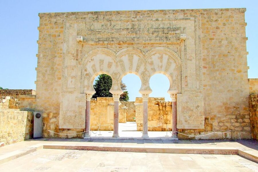 Córdoba: Guided Tour of Azahara Medina - With bus or without bus: choosing what fits your energy
