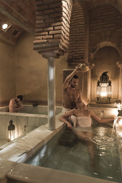 Córdoba: Hammam Al Ándalus Entry Ticket w/Optional Massage - The massage option: essential oils plus the traditional Kessa