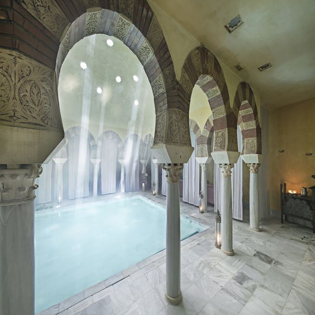 Córdoba: Hammam Al Ándalus Entry Ticket w/Optional Massage - Best time to go in Córdoba: quieter slots feel better
