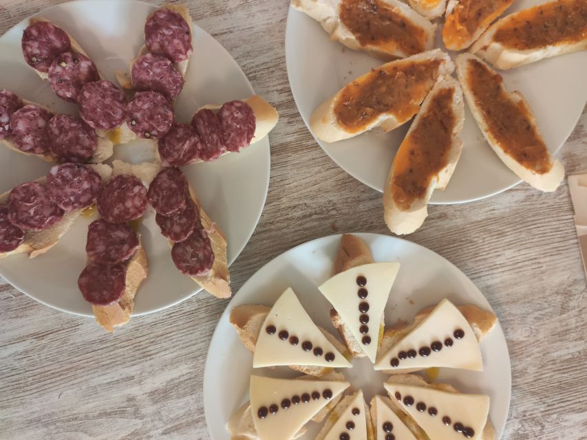 Córdoba: Local Wine Tasting Evening - Each Pour Comes With a Tapa, Not Just a Snack