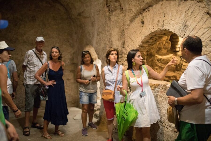 Córdoba: Mosque-Cathedral & Alcazar Guided Tour - If the Alcázar is closed (Jan 7 onward), you still get a monument swap