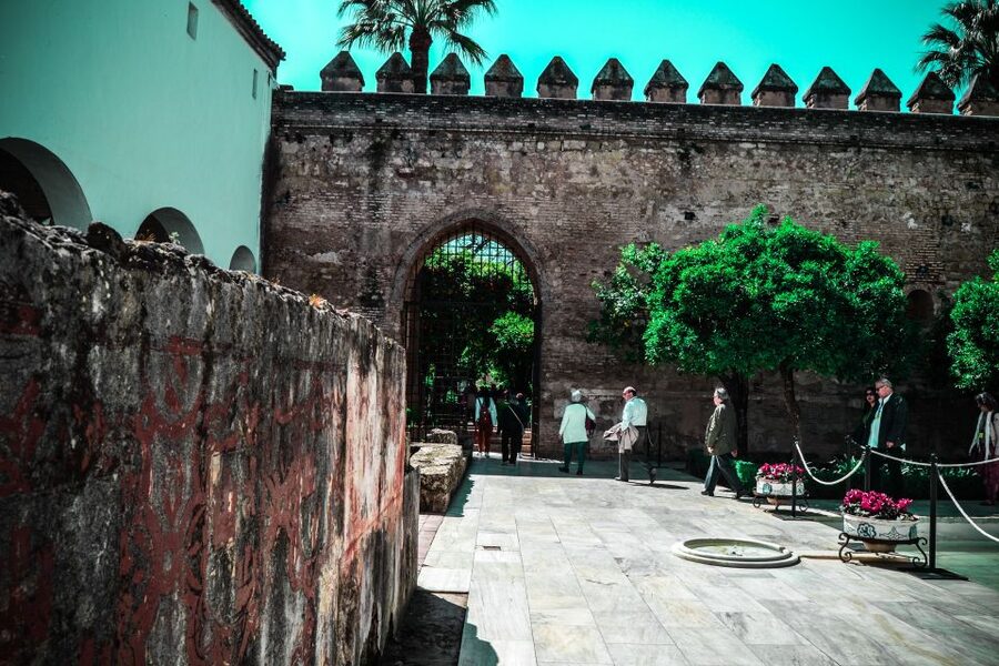 Córdoba: Mosque-Cathedral and Alcazar Tour - Alcázar of the Catholic Monarchs, skip the line, then adapt to restoration