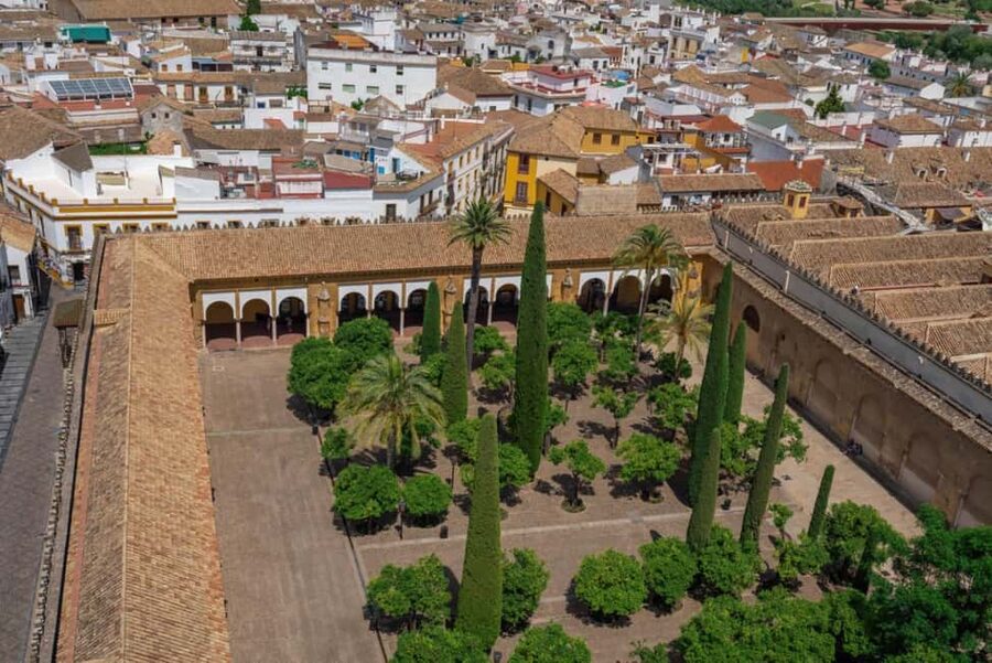 Cordoba: Mosque-Cathedral E-Ticket with Audio Guide - Plaza del Potro, Córdoba Synagogue, and the Roman Temple Stops