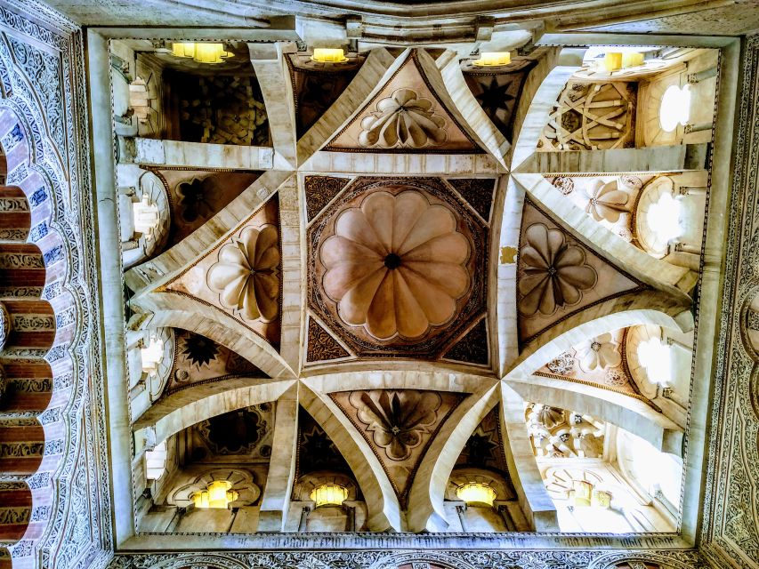 Córdoba: Mosque-Cathedral Guided Tour - Crowd Reality: When the Building Gets Busy