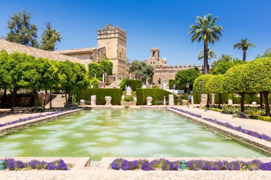 Córdoba Mosque, Jewish Quarter and Alcázar 3-Hour Tour - Jewish Quarter highlights: Maimonides and white-stone Córdoba at Cardenal Salazar Square