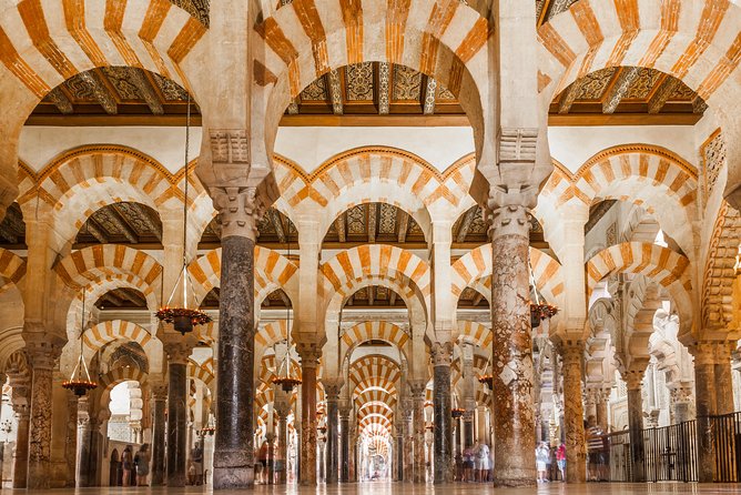 Cordoba Mosque & Jewish Quarter Guided Tour with tickets - Stop 1 in La Judería: synagogue area, Maimonides, and the neighborhood vibe