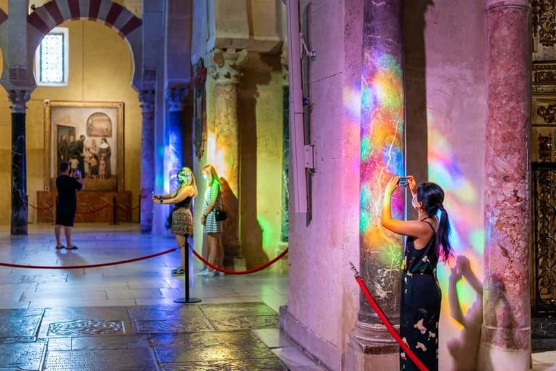 Córdoba: Mosque, Jewish Quarter & Tour with Ticket - Photograph moments and the limits of being inside