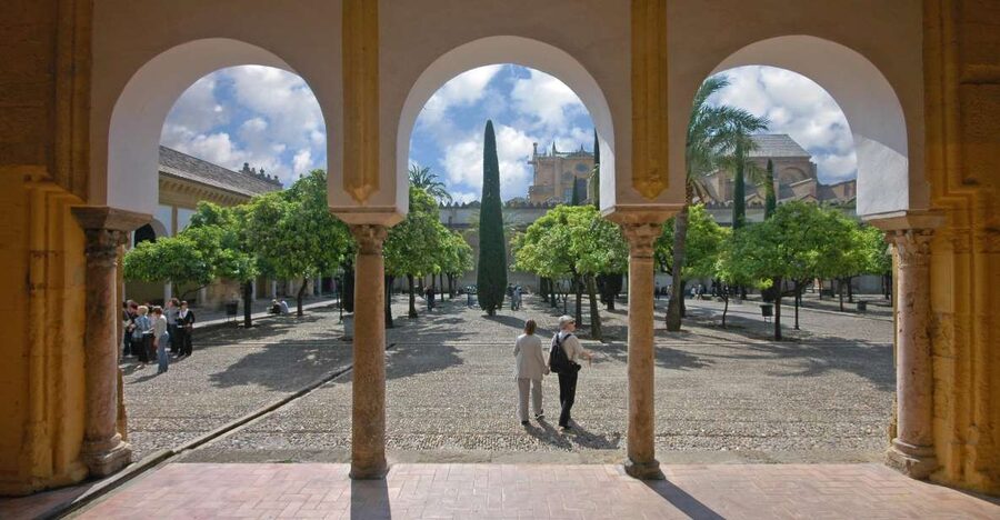 Cordoba Mosque & Jewish Quarter Tour with Tickets - Two sights, one smart 2.5-hour plan