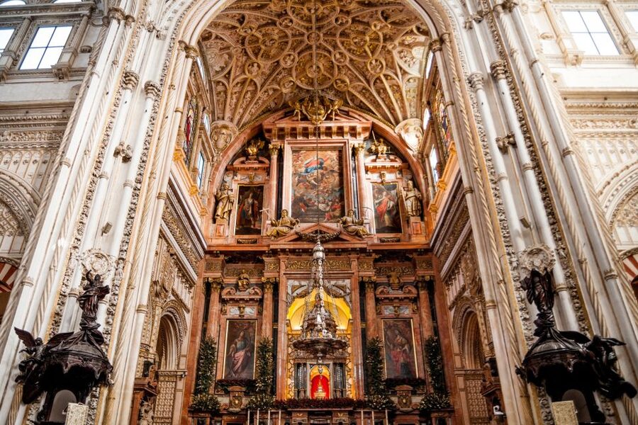 Córdoba: Skip-the-Line Great Mosque-Cathedral History Tour - Why the Mezquita-Catedral deserves a guided hit in Córdoba