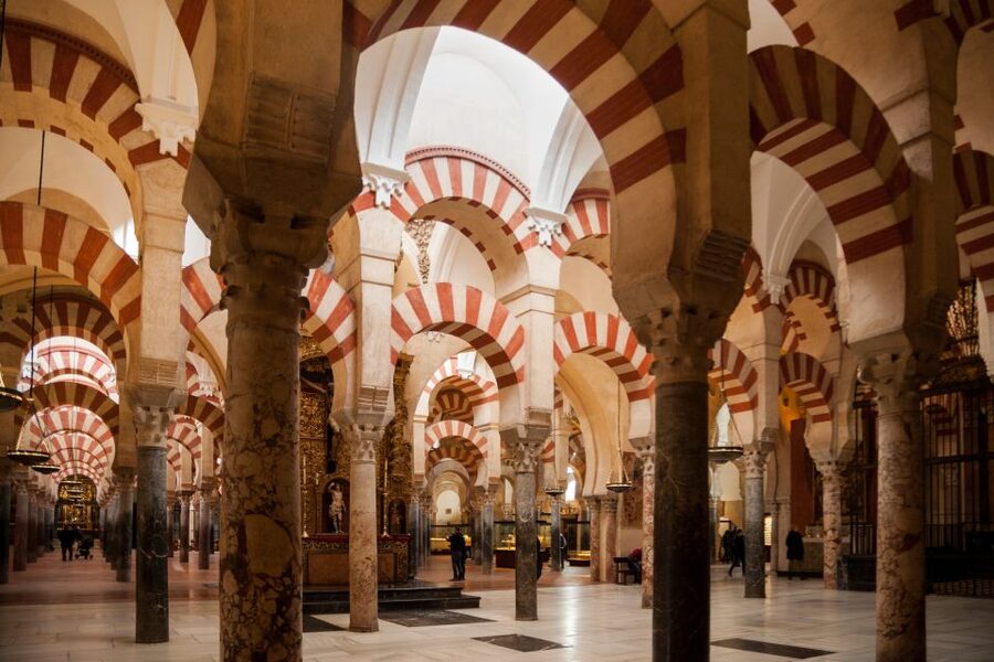 Córdoba: Skip-the-Line Great Mosque-Cathedral History Tour - The meeting point to interior entry: small logistics that save your energy