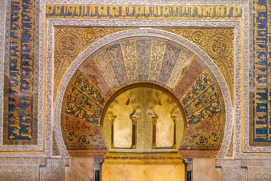 Córdoba: Skip-the-Ticket-Line Mosque-Cathedral Guided Tour - What to wear and bring inside the Mezquita