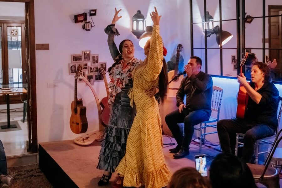 Córdoba: Tablao Flamenco at Doble de Cepa with Optional Meal - Key things that make Doble de Cepa work