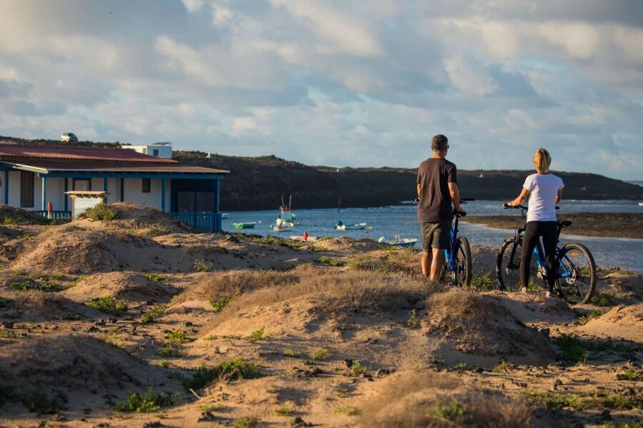 Corralejo: E-Bike Rental with Map to Popcorn Beach - Terrain and pacing: easy riding, real roads