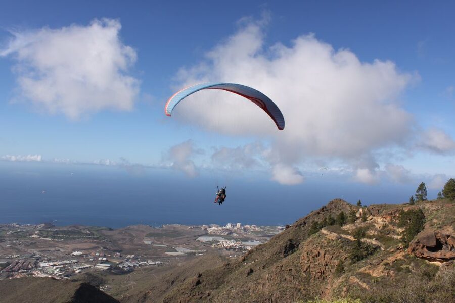 Costa Adeje: Tandem Paragliding Flight - The Flight Experience: Smooth, Guided, and Designed for Beginners