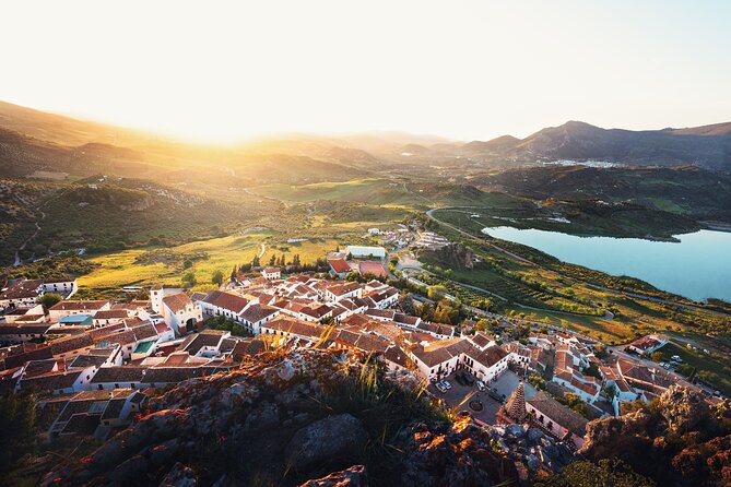 Day trip to Zahara, Setenil and Ronda from Seville - Group size and comfort: small enough to feel personal