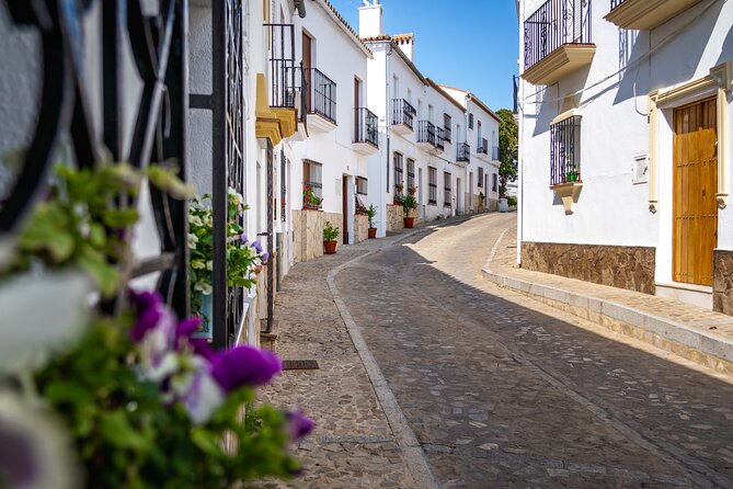 Day trip to Zahara, Setenil and Ronda from Seville - What to do with your free time in each town