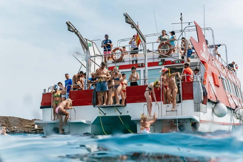 Desde Corralejo: Lobos Island Ferry with Optional Transfer - Snorkeling, lighthouse walks, and beach time, how to choose