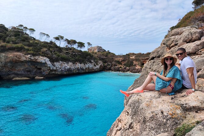 Discover Cala des Moro and S’Almunia the smart way - Beach kit details that make the day easier than DIY