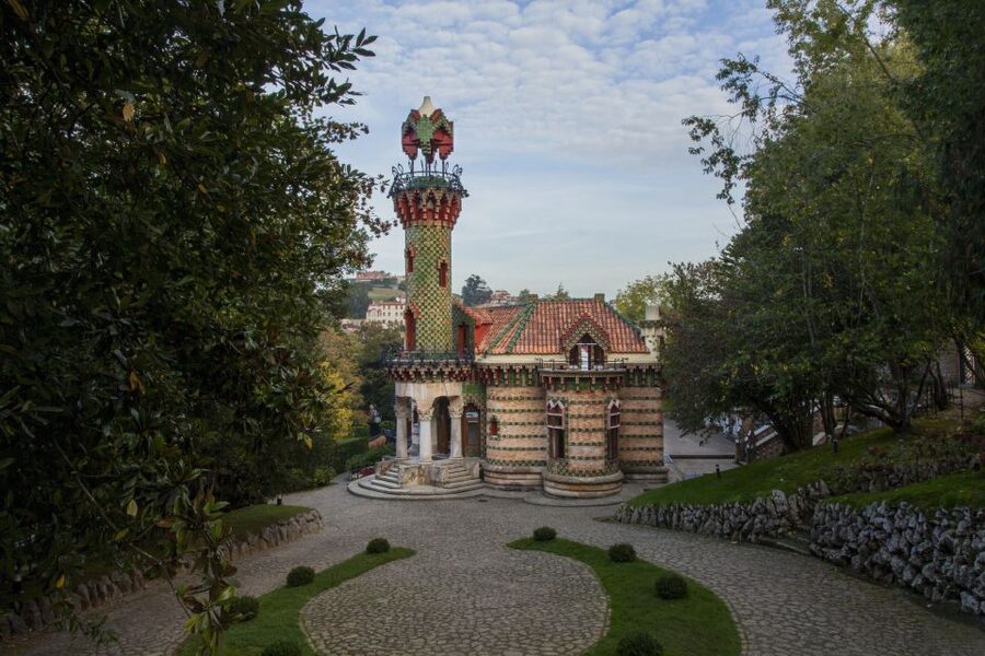 El Capricho Entrance Ticket - Tickets and the real value of paying $8