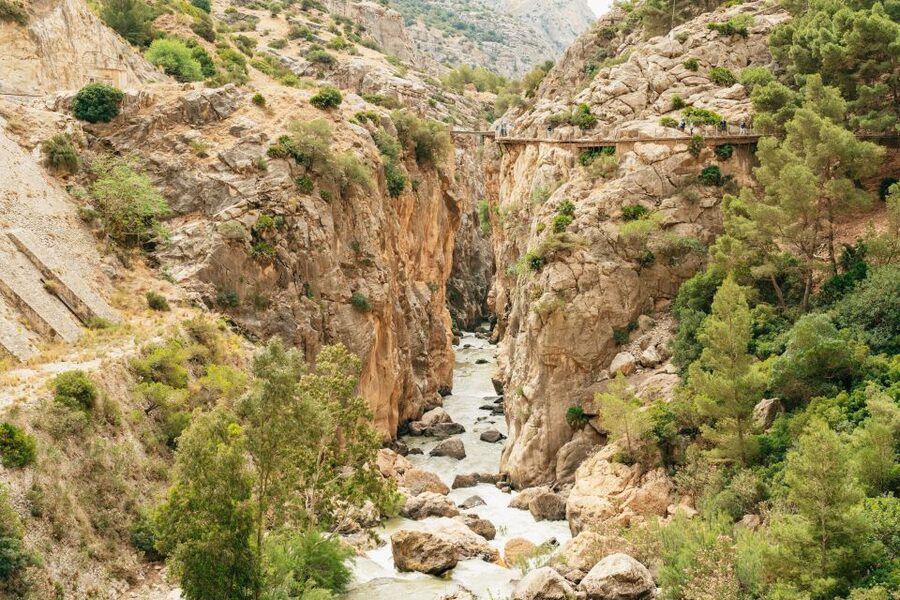 El Chorro: Caminito del Rey Guided Tour with Shuttle Bus - Weather can change everything in El Chorro
