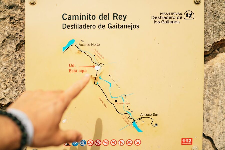 El Chorro: Caminito del Rey Guided Tour with Shuttle Bus - Walking the Caminito del Rey: heights, narrow sections, and real exposure