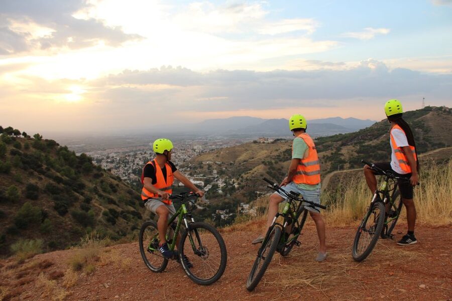 Electric Bike Tour with 2 Options to Explore Granada - Albaicín and Sacromonte: two districts, two moods