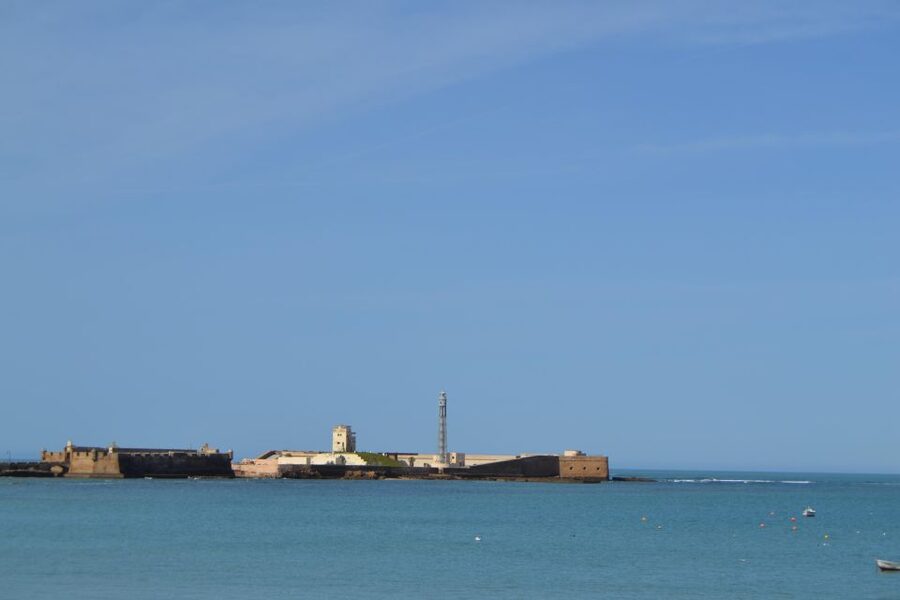 English Cádiz Tour: Walking Tour with Local Guide - Price and Value: What $15 Buys in Two Hours