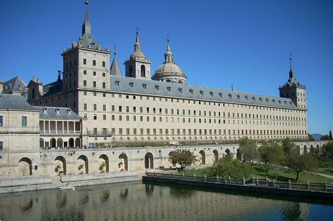 Escorial Monastery and the Valley of the Fallen Tour from Madrid - El Escorial Monastery: Felipe II’s power, the royal tombs, and jaw-dropping art