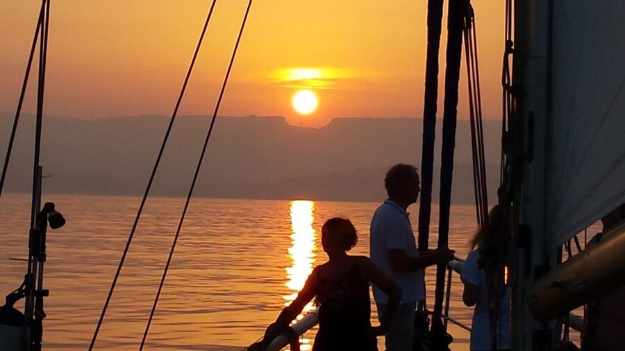 Estepona: Sunset Sailboat Cruise with Drink - Why This Estepona Sunset Sail Feels Special on the Water