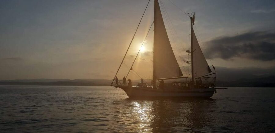 Estepona: Sunset Sailboat Cruise with Drink - Port of Estepona Meeting Point: How to Find the Intrépido