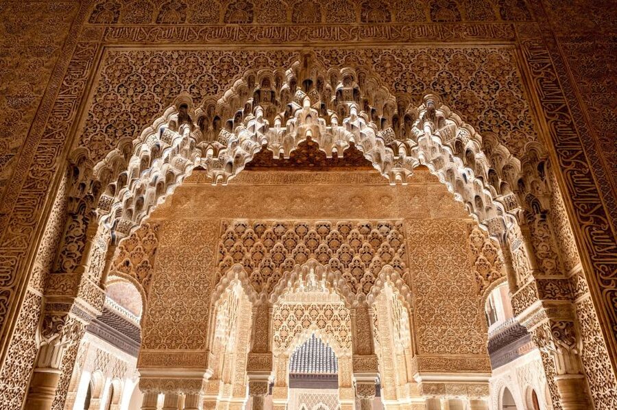 Fast-Track Alhambra & Nasrid Palaces Guided Tour - Palace of Charles V: the surprise counterpoint inside the same complex
