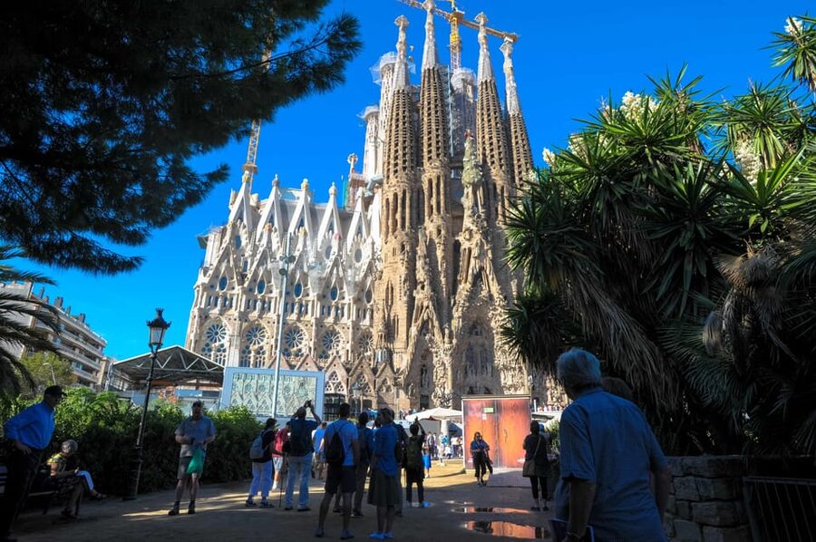Fast Track: Sagrada Familia & Barcelona Full-Day Tour - Starting out at Palau de la Música, then up to Montjuïc