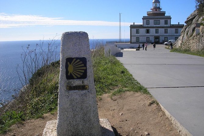 Finisterre and Costa da Morte: The Most Complete Tour of Santiago - Stop 3: Muxía stones, Pedra D’abalar, and Pedra dos Cadris