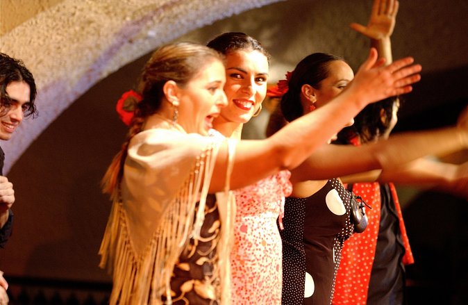 Flamenco Night at Tablao Cordobes in Barcelona - Tablao Cordobes on La Rambla: a historic flamenco stop with real electricity