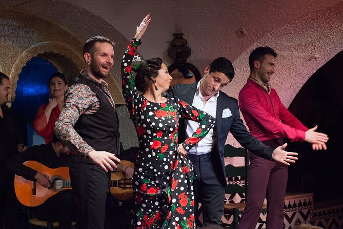 Flamenco Night at Tablao Cordobes in Barcelona - Food and flamenco in one night: when it works and when it doesn’t