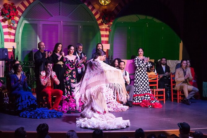 Flamenco Show and Dinner in Seville - Tapas Dinner and Wine: How the Meal Fits the Music