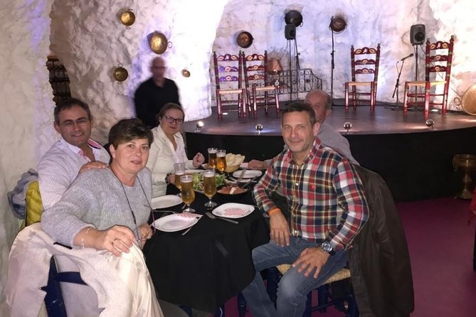 Flamenco Show in a Cave Restaurant in Granada - Staff Help and the Little Logistics That Matter