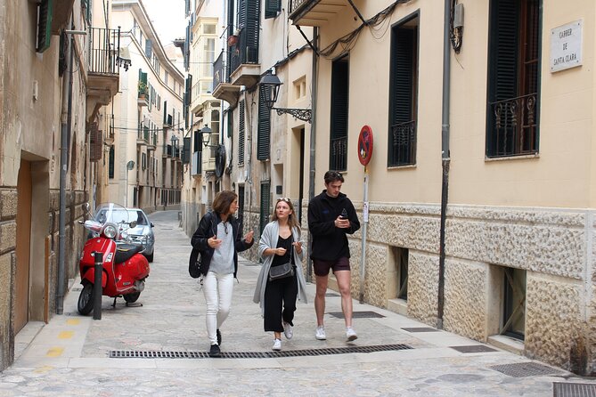 Food Tasting Walking Tour in Palma with a Local - Stop 5: Mercat de l’Olivar, Three Tapas and a Glass of Wine