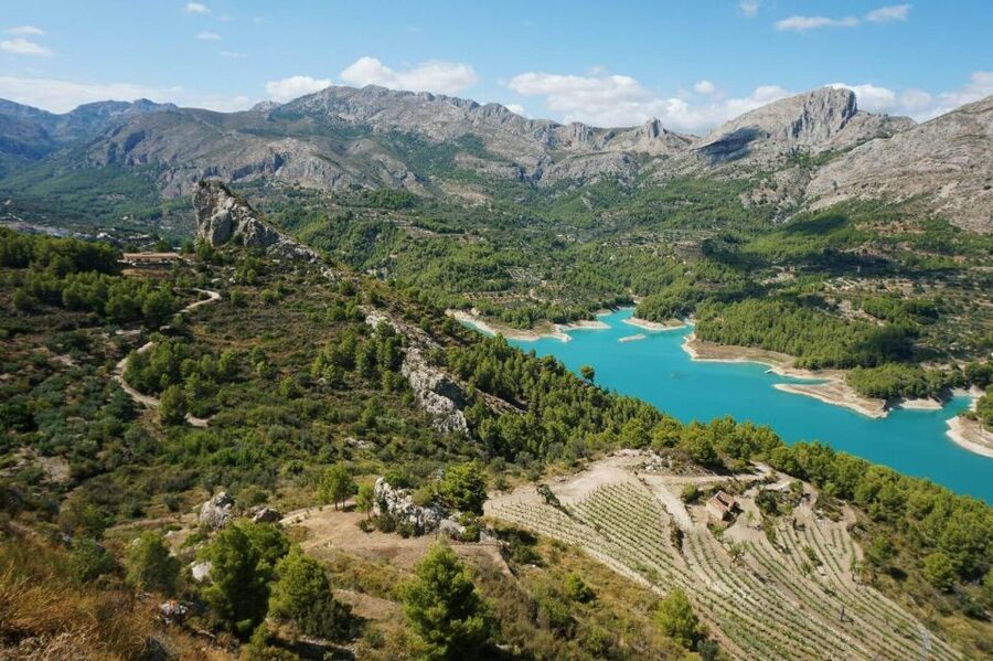 From Alicante/Benidorm: Guadalest & Algar Waterfalls Tour - Guadalest Castle Town: Why this ridge village feels special
