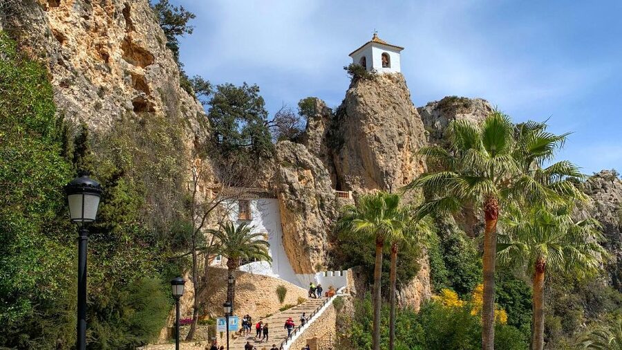 From Alicante/Benidorm: Guadalest & Algar Waterfalls Tour - Who should book this day trip?