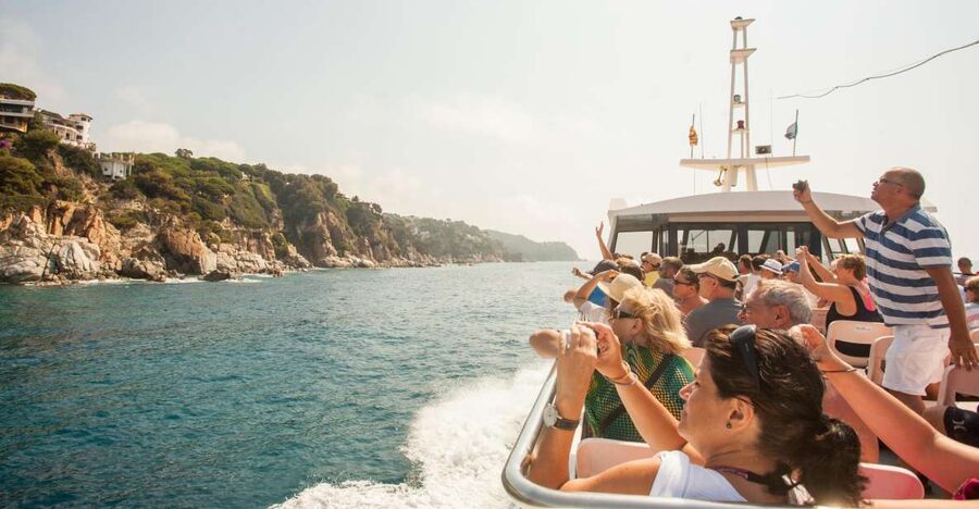 From Barcelona: Costa Brava Day Tour with Boat Trip - The Dofijets cruise: how the cliffs and coves make sense from the water