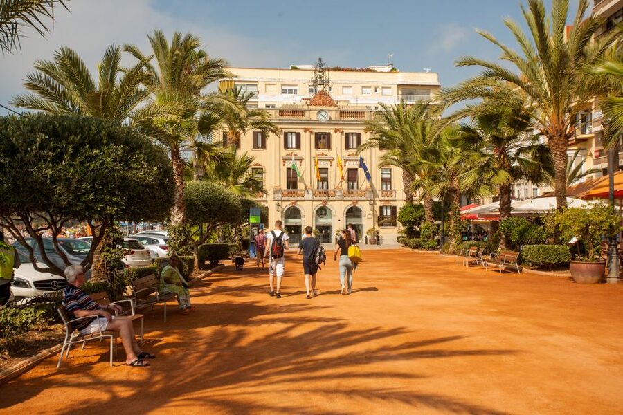 From Barcelona: Costa Brava Day Tour with Boat Trip - Lunch and food: what’s included and how to plan the meal