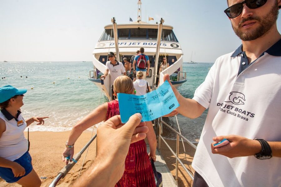 From Barcelona: Costa Brava Day Tour with Boat Trip - Guides, audio, and language options that actually matter