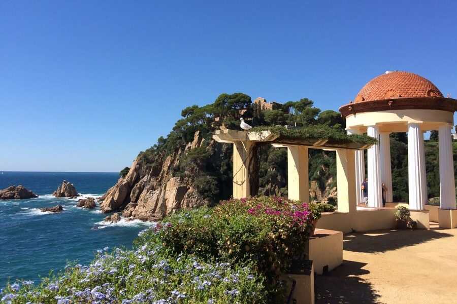 From Barcelona: Costa Brava Day Tour with Lunch - Getting to the Coast in Comfort: the bus ride and timing vibe