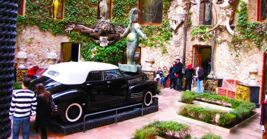 From Barcelona: Dalí Triangle and Cadaques Tour - Each stop in Cadaqués feels like a pause from the art