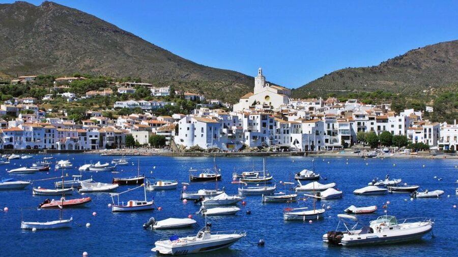 From Barcelona: Dalí Triangle and Cadaques Tour - Figueres and the Dalí Theatre Museum: surrealism in real scale