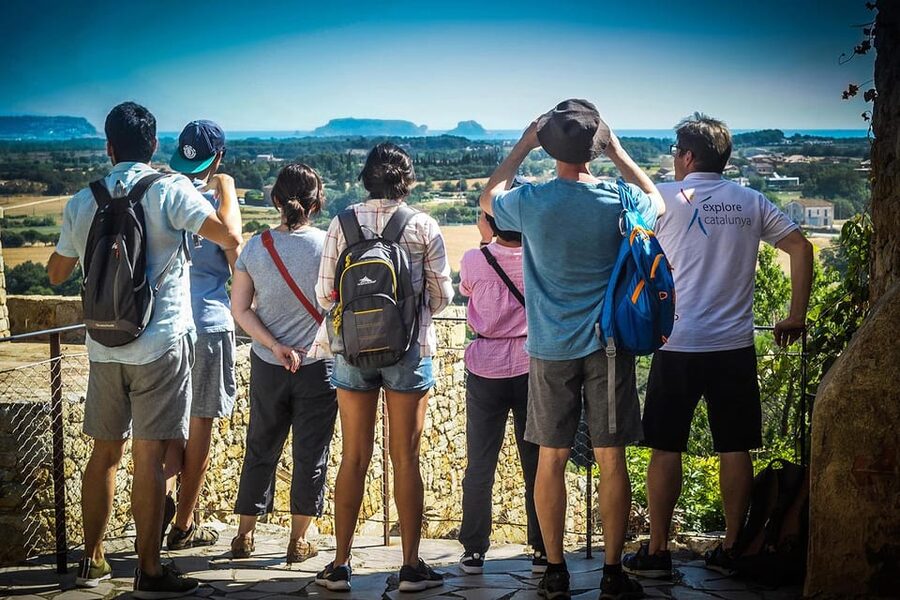 From Barcelona: Girona and Costa Brava Day Tour - Getting There By Air-Conditioned Van And A Live Guide