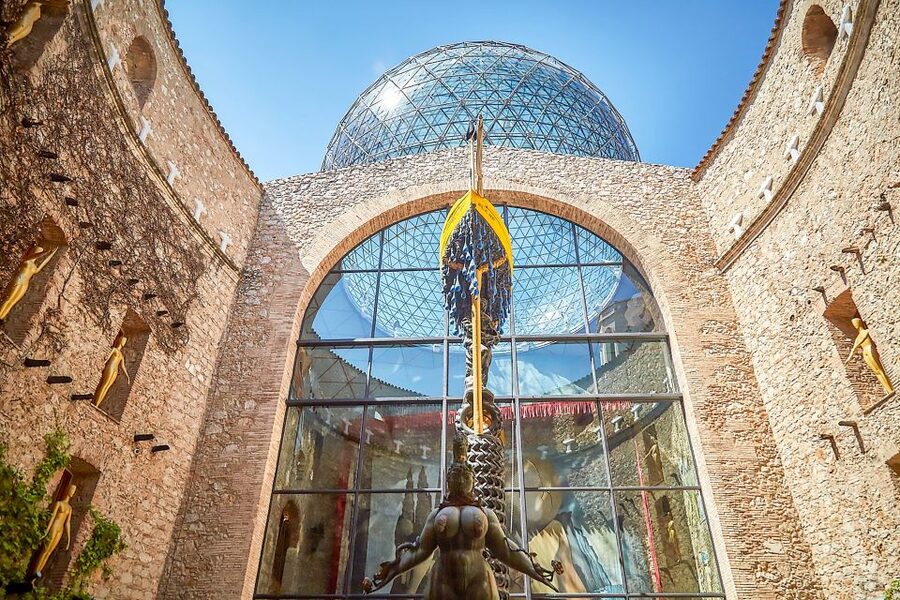 From Barcelona: Girona and Dalí Museum Small-group Day Tour - Figueres and the Dalí Theatre-Museum: Surrealism Meets Practical Timing