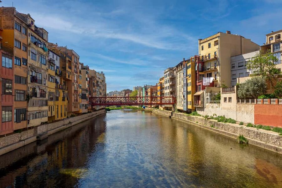 From Barcelona: Girona and Dalí Museum Small-group Day Tour - Starting at Estació del Nord: Getting on the Bus and Settling In